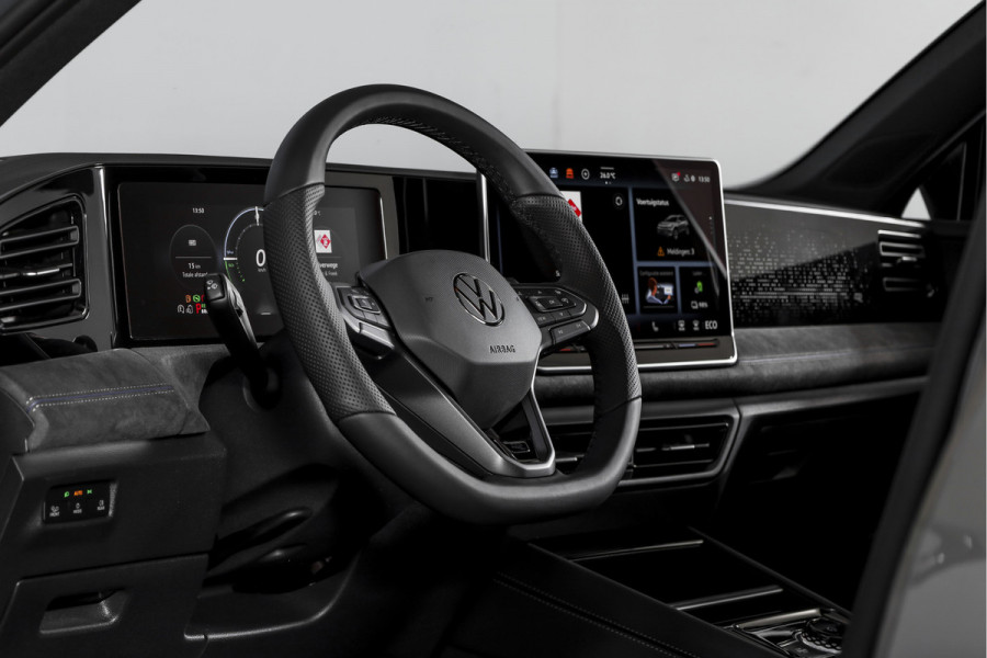 Volkswagen Tiguan 1.5 eHybrid 272 PK R-Line | Black Style | S/K-panodak | Adapt. Cruise | Stoel-+stuurverw. | App. Connect | Camera | LM 19" | 3707
