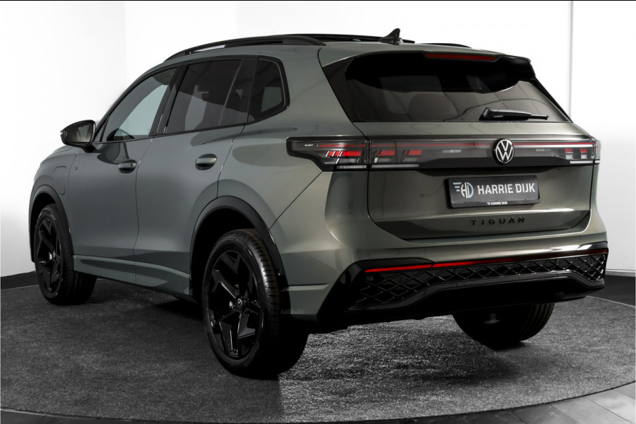 Volkswagen Tiguan 1.5 eHybrid 272 PK R-Line | Black Style | S/K-panodak | Adapt. Cruise | Stoel-+stuurverw. | App. Connect | Camera | LM 19" | 3707