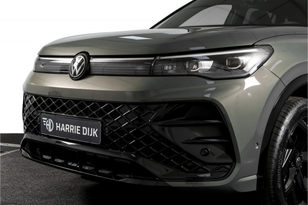 Volkswagen Tiguan 1.5 eHybrid 272 PK R-Line | Black Style | S/K-panodak | Adapt. Cruise | Stoel-+stuurverw. | App. Connect | Camera | LM 19" | 3707