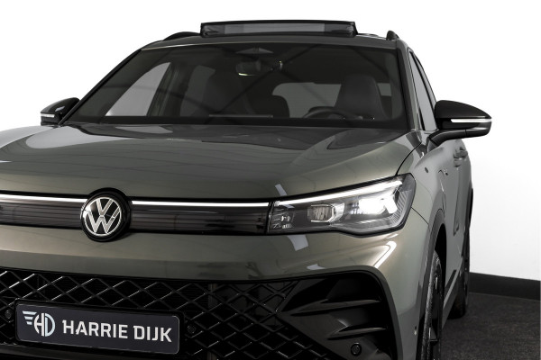 Volkswagen Tiguan 1.5 eHybrid 272 PK R-Line | Black Style | S/K-panodak | Adapt. Cruise | Stoel-+stuurverw. | App. Connect | Camera | LM 19" | 3707