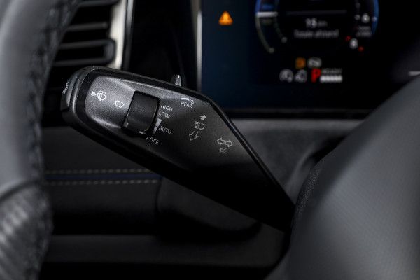 Volkswagen Tiguan 1.5 eHybrid 272 PK R-Line | Black Style | S/K-panodak | Adapt. Cruise | Stoel-+stuurverw. | App. Connect | Camera | LM 19" | 3707