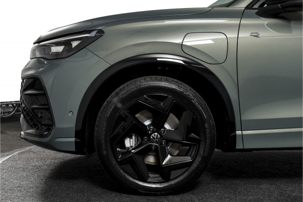 Volkswagen Tiguan 1.5 eHybrid 272 PK R-Line | Black Style | S/K-panodak | Adapt. Cruise | Stoel-+stuurverw. | App. Connect | Camera | LM 19" | 3707