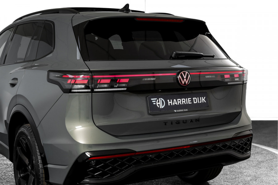 Volkswagen Tiguan 1.5 eHybrid 272 PK R-Line | Black Style | S/K-panodak | Adapt. Cruise | Stoel-+stuurverw. | App. Connect | Camera | LM 19" | 3707