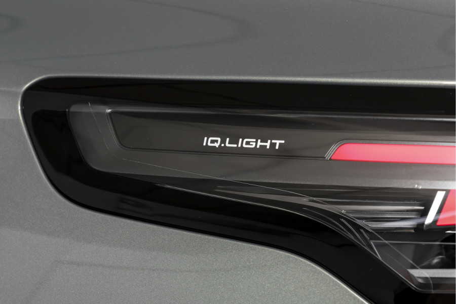 Volkswagen Tiguan 1.5 eHybrid 272 PK R-Line | Black Style | S/K-panodak | Adapt. Cruise | Stoel-+stuurverw. | App. Connect | Camera | LM 19" | 3707