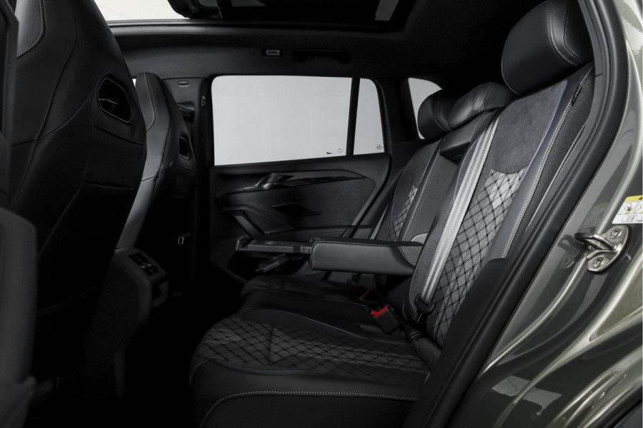 Volkswagen Tiguan 1.5 eHybrid 272 PK R-Line | Black Style | S/K-panodak | Adapt. Cruise | Stoel-+stuurverw. | App. Connect | Camera | LM 19" | 3707