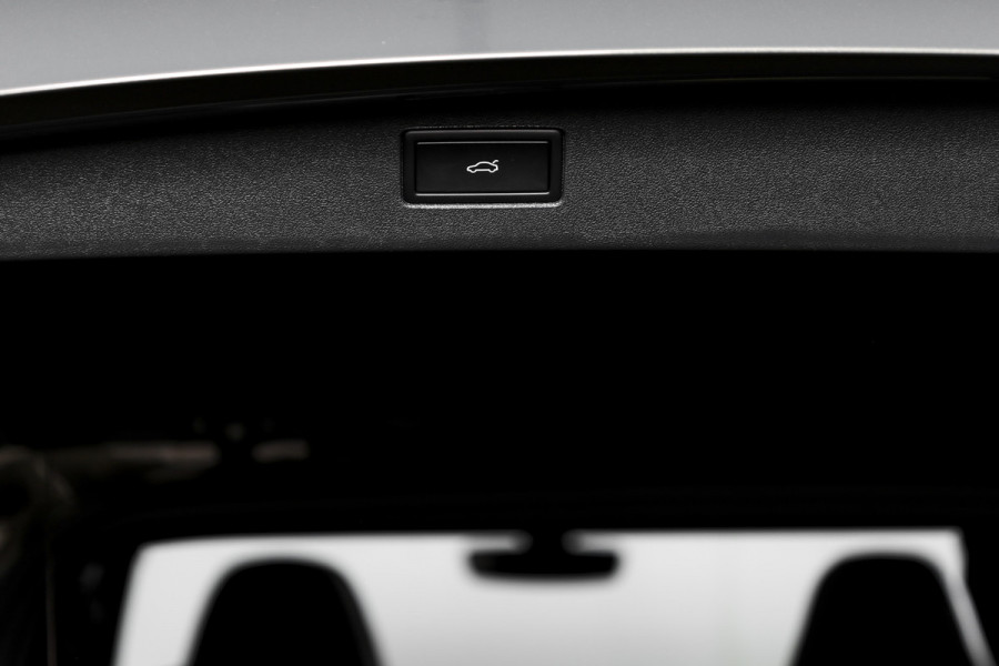Volkswagen Tiguan 1.5 eHybrid 272 PK R-Line | Black Style | S/K-panodak | Adapt. Cruise | Stoel-+stuurverw. | App. Connect | Camera | LM 19" | 3707