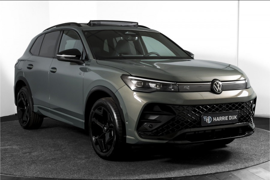 Volkswagen Tiguan 1.5 eHybrid 272 PK R-Line | Black Style | S/K-panodak | Adapt. Cruise | Stoel-+stuurverw. | App. Connect | Camera | LM 19" | 3707