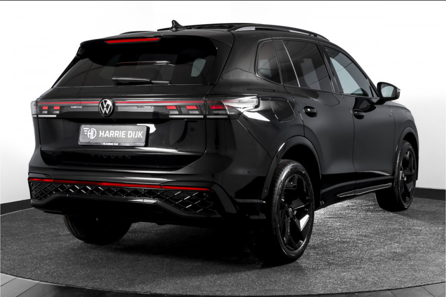 Volkswagen Tiguan 1.5 eHybrid 272 PK R-Line | Black Style | S/K-panodak | Adapt. Cruise | Stoel-+stuurverw. | App. Connect | Camera | LM 19" | 3777