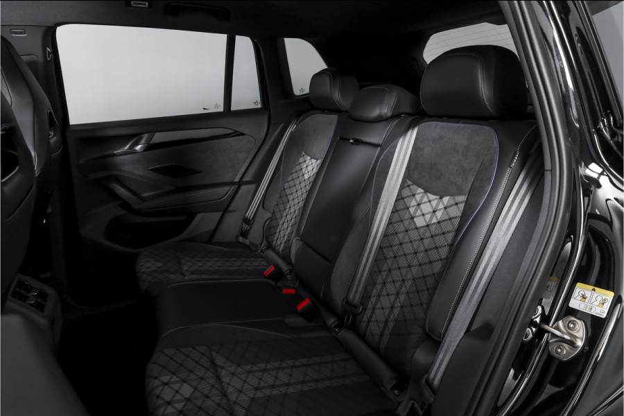Volkswagen Tiguan 1.5 eHybrid 272 PK R-Line | Black Style | S/K-panodak | Adapt. Cruise | Stoel-+stuurverw. | App. Connect | Camera | LM 19" | 3777