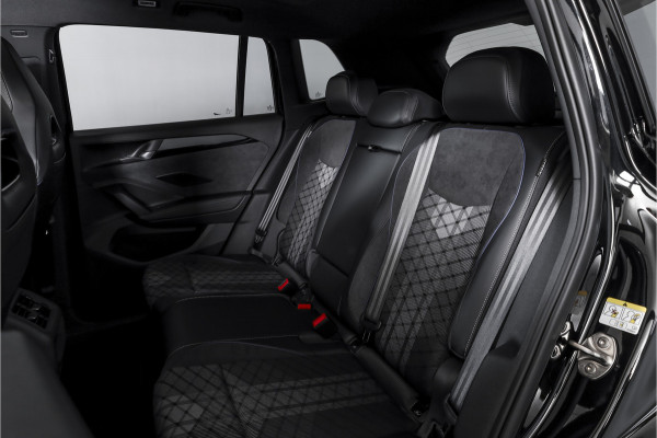 Volkswagen Tiguan 1.5 eHybrid 272 PK R-Line | Black Style | S/K-panodak | Adapt. Cruise | Stoel-+stuurverw. | App. Connect | Camera | LM 19" | 3777