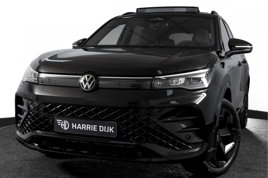 Volkswagen Tiguan 1.5 eHybrid 272 PK R-Line | Black Style | S/K-panodak | Adapt. Cruise | Stoel-+stuurverw. | App. Connect | Camera | LM 19" | 3777