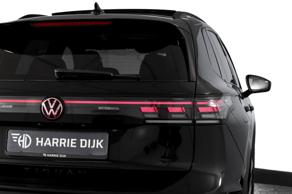 Volkswagen Tiguan 1.5 eHybrid 272 PK R-Line | Black Style | S/K-panodak | Adapt. Cruise | Stoel-+stuurverw. | App. Connect | Camera | LM 19" | 3777