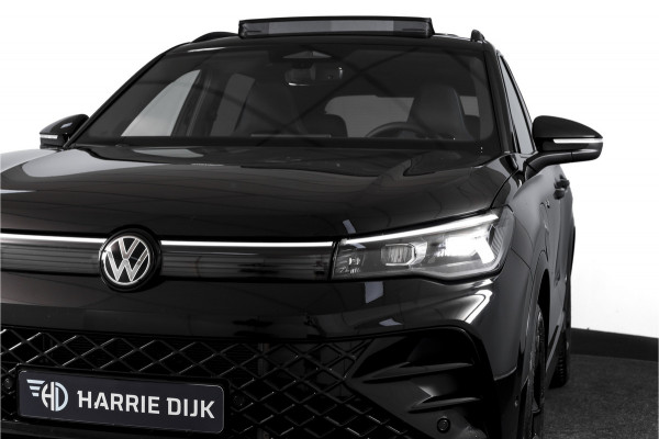 Volkswagen Tiguan 1.5 eHybrid 272 PK R-Line | Black Style | S/K-panodak | Adapt. Cruise | Stoel-+stuurverw. | App. Connect | Camera | LM 19" | 3777