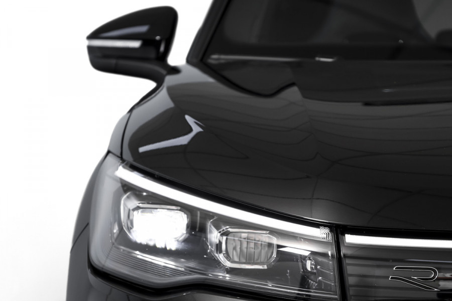 Volkswagen Tiguan 1.5 eHybrid 272 PK R-Line | Black Style | S/K-panodak | Adapt. Cruise | Stoel-+stuurverw. | App. Connect | Camera | LM 19" | 3777