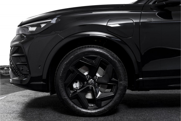 Volkswagen Tiguan 1.5 eHybrid 272 PK R-Line | Black Style | S/K-panodak | Adapt. Cruise | Stoel-+stuurverw. | App. Connect | Camera | LM 19" | 3777
