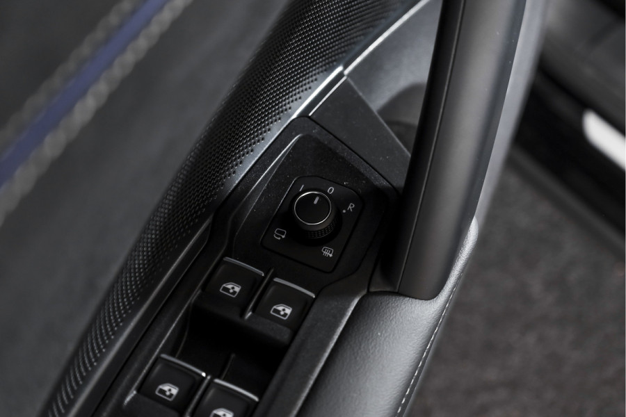Volkswagen Tiguan 1.5 eHybrid 272 PK R-Line | Black Style | S/K-panodak | Adapt. Cruise | Stoel-+stuurverw. | App. Connect | Camera | LM 19" | 3777