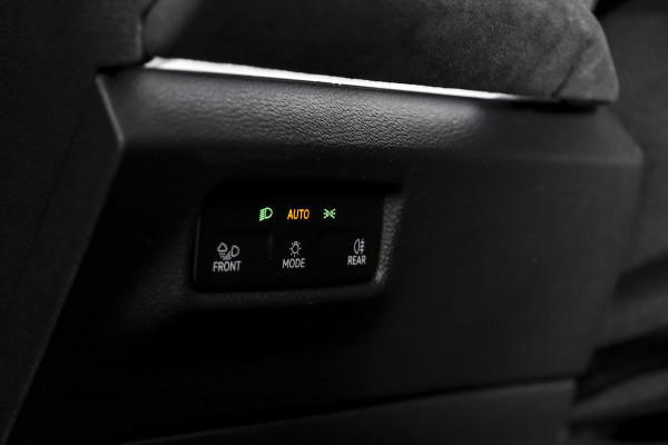 Volkswagen Tiguan 1.5 eHybrid 272 PK R-Line | Black Style | S/K-panodak | Adapt. Cruise | Stoel-+stuurverw. | App. Connect | Camera | LM 19" | 3777