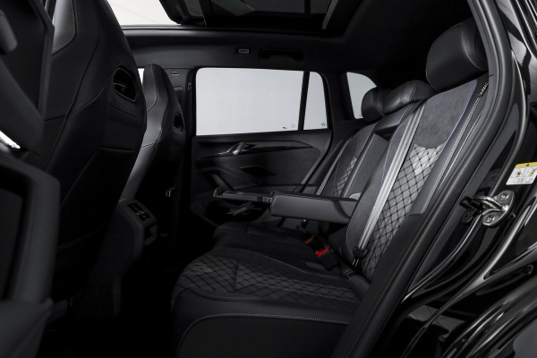 Volkswagen Tiguan 1.5 eHybrid 272 PK R-Line | Black Style | S/K-panodak | Adapt. Cruise | Stoel-+stuurverw. | App. Connect | Camera | LM 19" | 3777