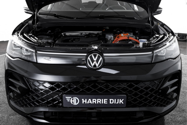 Volkswagen Tiguan 1.5 eHybrid 272 PK R-Line | Black Style | S/K-panodak | Adapt. Cruise | Stoel-+stuurverw. | App. Connect | Camera | LM 19" | 3777