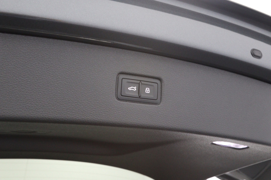 Audi Q7 60 TFSI 490 PK e Quattro Pro Line S-Line Competition PHEV, Trekhaak, Panoramadak, RS-Sportstoelen, Bang & Olufsen, Memory