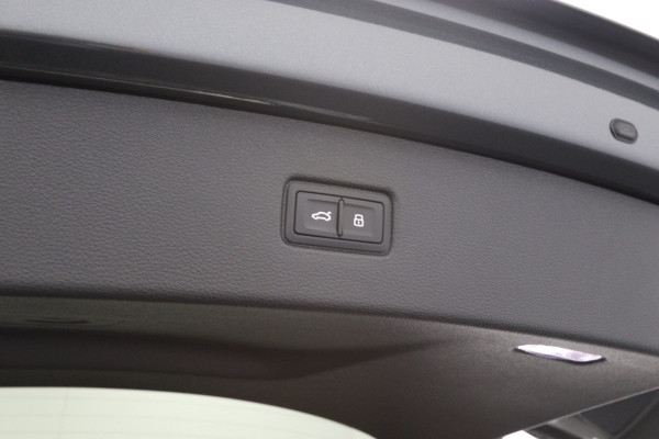 Audi Q7 60 TFSI 490 PK e Quattro Pro Line S-Line Competition PHEV, Trekhaak, Panoramadak, RS-Sportstoelen, Bang & Olufsen, Memory