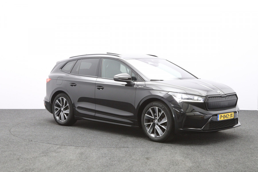 Škoda ENYAQ iV 60 KWH 180 PK Sportline, SOH 92 %, Warmtepomp, Panoramadak, Trekhaak