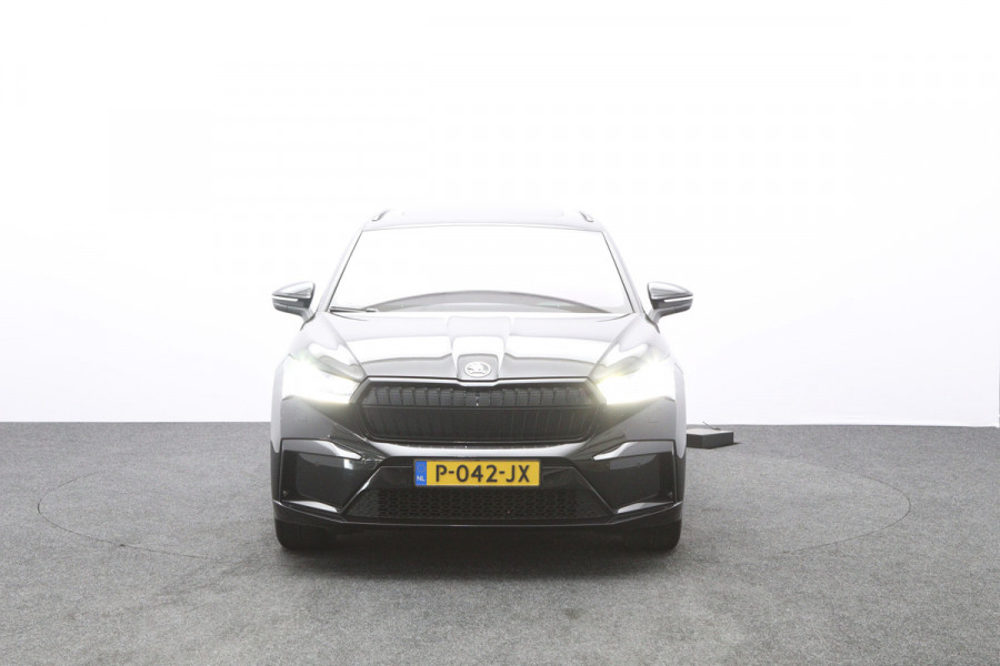 Škoda ENYAQ iV 60 KWH 180 PK Sportline, SOH 92 %, Warmtepomp, Panoramadak, Trekhaak