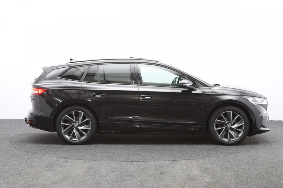 Škoda ENYAQ iV 60 KWH 180 PK Sportline, SOH 92 %, Warmtepomp, Panoramadak, Trekhaak