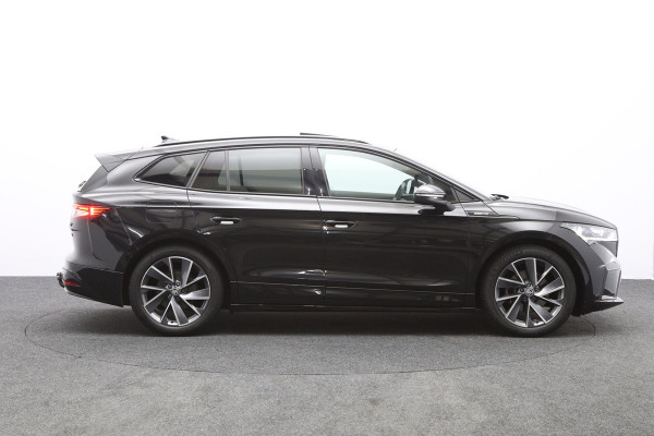 Škoda ENYAQ iV 60 KWH 180 PK Sportline, SOH 92 %, Warmtepomp, Panoramadak, Trekhaak