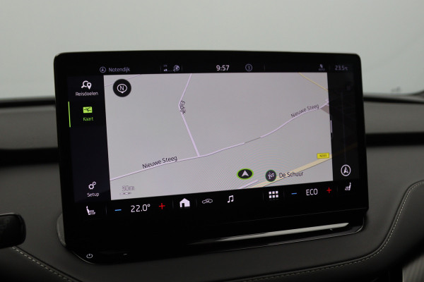 Škoda ENYAQ iV 60 KWH 180 PK Sportline, SOH 92 %, Warmtepomp, Panoramadak, Trekhaak