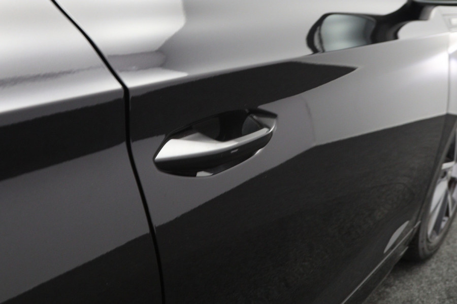 Škoda ENYAQ iV 60 KWH 180 PK Sportline, SOH 92 %, Warmtepomp, Panoramadak, Trekhaak