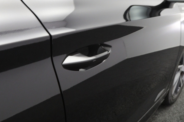 Škoda ENYAQ iV 60 KWH 180 PK Sportline, SOH 92 %, Warmtepomp, Panoramadak, Trekhaak