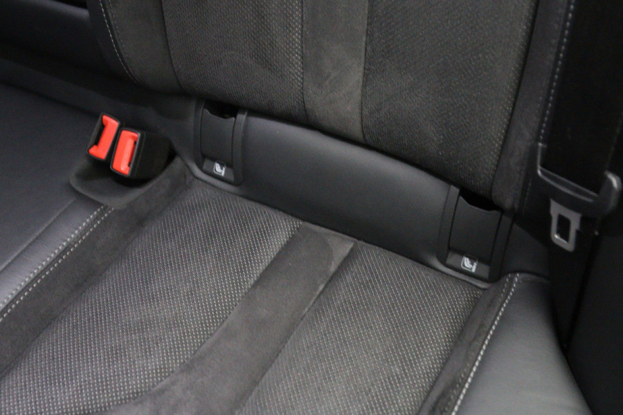 Škoda ENYAQ iV 60 KWH 180 PK Sportline, SOH 92 %, Warmtepomp, Panoramadak, Trekhaak
