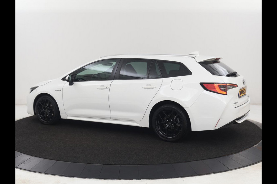 Toyota Corolla 2.0 Hybrid First Edition | Stoel & stuurverwarming | Navigatie | Carplay | Adaptive cruise | Full LED | Camera | Climate control | Bluetooth