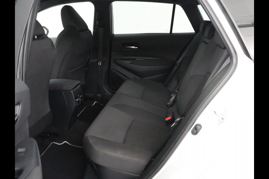 Toyota Corolla 2.0 Hybrid First Edition | Stoel & stuurverwarming | Navigatie | Carplay | Adaptive cruise | Full LED | Camera | Climate control | Bluetooth