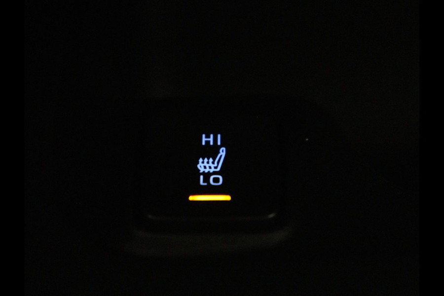 Toyota Corolla 2.0 Hybrid First Edition | Stoel & stuurverwarming | Navigatie | Carplay | Adaptive cruise | Full LED | Camera | Climate control | Bluetooth