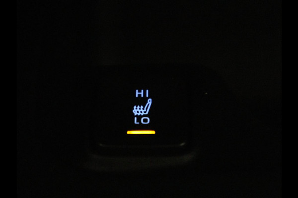 Toyota Corolla 2.0 Hybrid First Edition | Stoel & stuurverwarming | Navigatie | Carplay | Adaptive cruise | Full LED | Camera | Climate control | Bluetooth