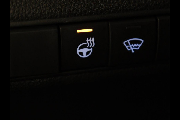 Toyota Corolla 2.0 Hybrid First Edition | Stoel & stuurverwarming | Navigatie | Carplay | Adaptive cruise | Full LED | Camera | Climate control | Bluetooth