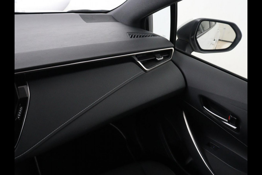 Toyota Corolla 2.0 Hybrid First Edition | Stoel & stuurverwarming | Navigatie | Carplay | Adaptive cruise | Full LED | Camera | Climate control | Bluetooth