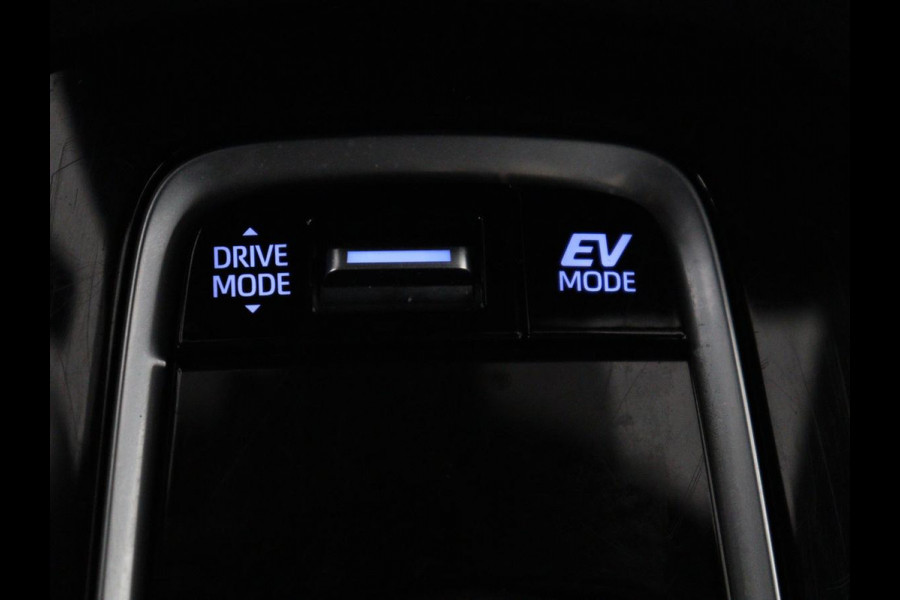 Toyota Corolla 2.0 Hybrid First Edition | Stoel & stuurverwarming | Navigatie | Carplay | Adaptive cruise | Full LED | Camera | Climate control | Bluetooth
