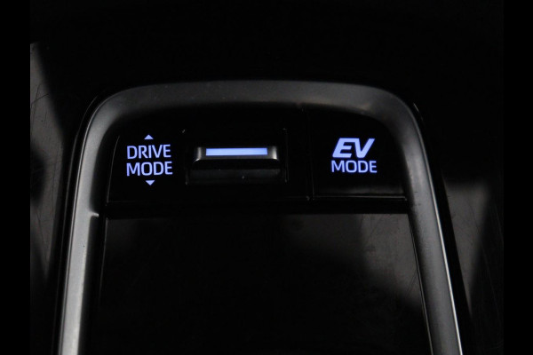 Toyota Corolla 2.0 Hybrid First Edition | Stoel & stuurverwarming | Navigatie | Carplay | Adaptive cruise | Full LED | Camera | Climate control | Bluetooth