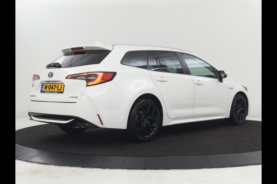 Toyota Corolla 2.0 Hybrid First Edition | Stoel & stuurverwarming | Navigatie | Carplay | Adaptive cruise | Full LED | Camera | Climate control | Bluetooth