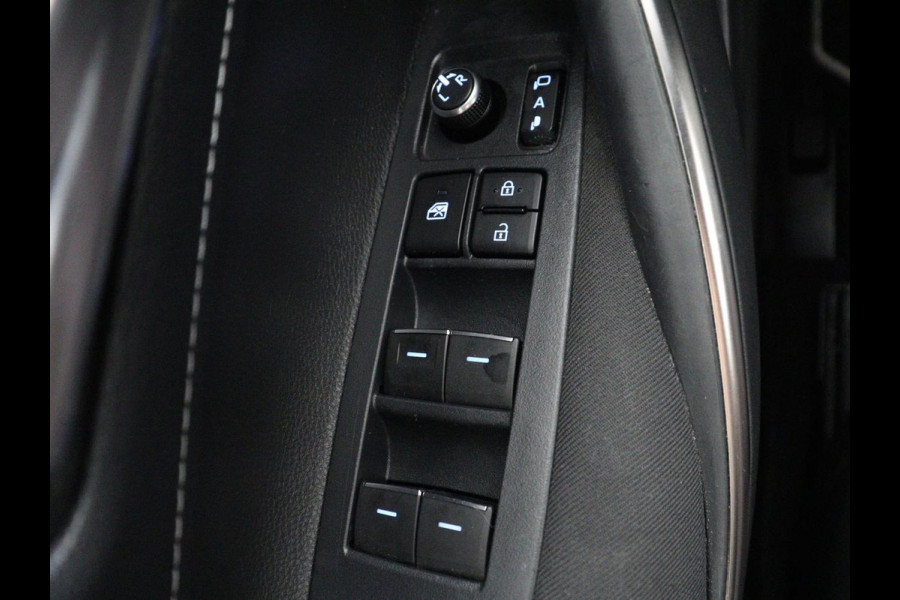 Toyota Corolla 2.0 Hybrid First Edition | Stoel & stuurverwarming | Navigatie | Carplay | Adaptive cruise | Full LED | Camera | Climate control | Bluetooth