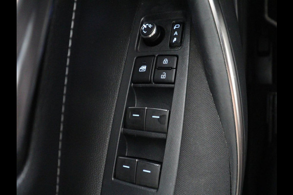 Toyota Corolla 2.0 Hybrid First Edition | Stoel & stuurverwarming | Navigatie | Carplay | Adaptive cruise | Full LED | Camera | Climate control | Bluetooth