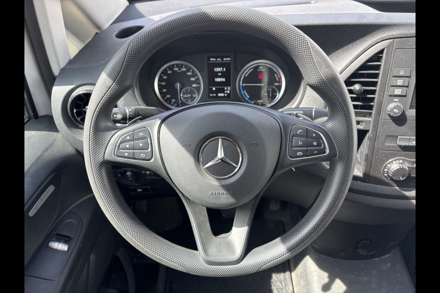 Mercedes-Benz eVito eVito 112 66kWh 280km WLTP 95.6% (SOH) Snelladen LED L2H1 Climate Control Cruise Control Carplay Camera Stoelverwarming