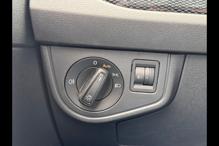 Volkswagen Taigo TSI 110PK DSG LIFE BUSINESS CAMERA/ACC/NAVI/CARPLAY
