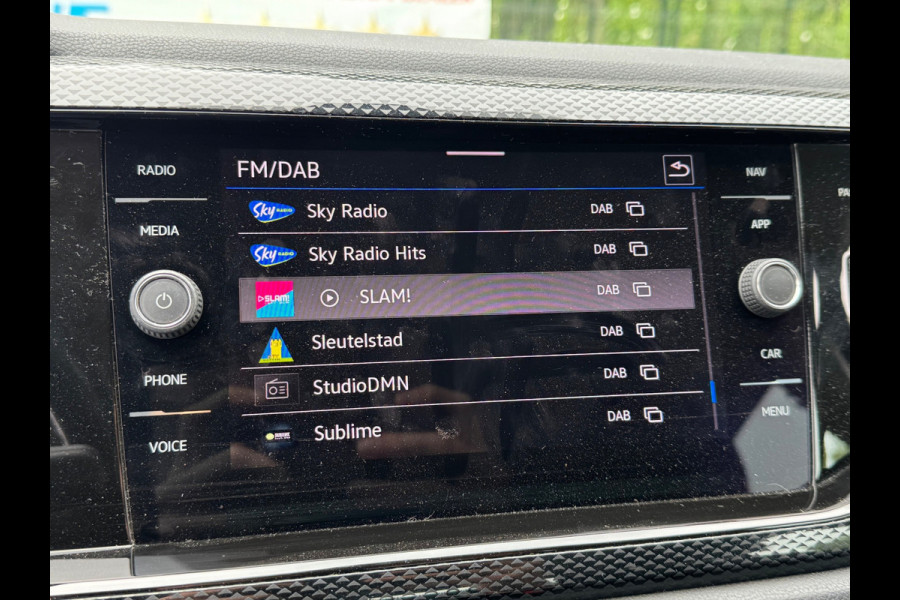 Volkswagen Taigo TSI 110PK DSG LIFE BUSINESS CAMERA/ACC/NAVI/CARPLAY
