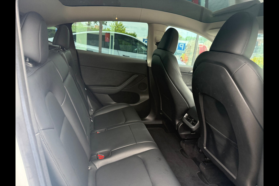 Tesla Model Y RWD 58 kWh - Navi - Leder - Panoramadak - Org.NL