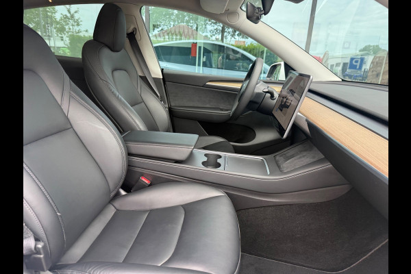 Tesla Model Y RWD 58 kWh - Navi - Leder - Panoramadak - Org.NL