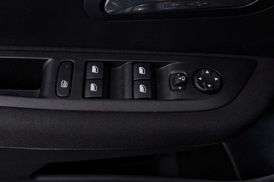 Peugeot 208 1.2 PureTech Active Pack (NAVIGATIE, CRUISE, 1e EIGENAAR, GOED ONDERHOUDEN)
